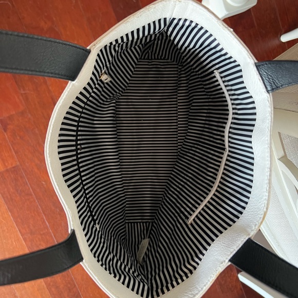 Kate Spade tote - Picture 2 of 4